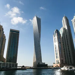 Apartment Hometown Holiday Homes - Cayan Tower, Dubai